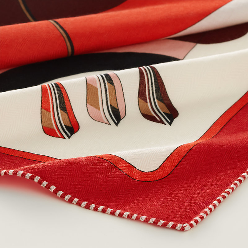 Arcs-en-Ciel giant triangle | Hermès Canada